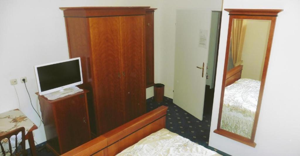 Zimmervermietung Fischer-Vroni-Am-See Gmunden Exteriör bild